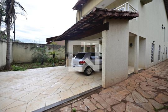 Casa à venda com 5 quartos, 400m² em Anhangüera, Goiânia