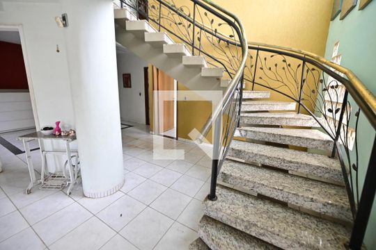 Casa à venda com 5 quartos, 400m² em Anhangüera, Goiânia