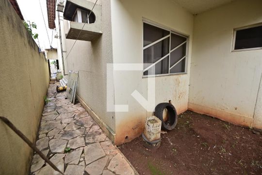 Casa à venda com 5 quartos, 400m² em Anhangüera, Goiânia