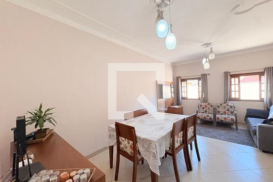 Sala de casa de condomínio à venda com 3 quartos, 84m² em Vila Aparecida, Jundiaí