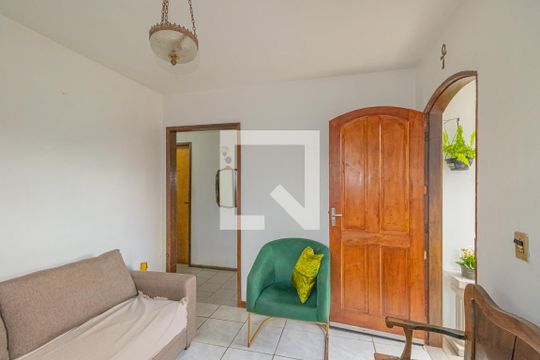 Sala de casa à venda com 6 quartos, 290m² em Rio Branco, Canoas