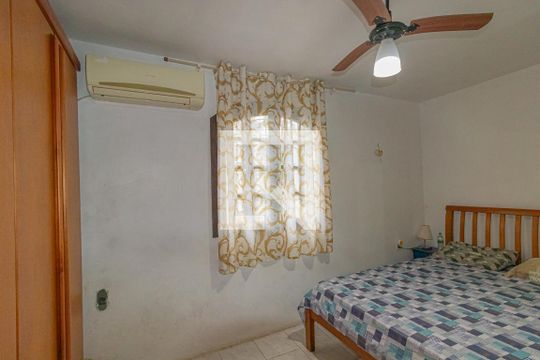 Quarto 1 de casa à venda com 6 quartos, 290m² em Rio Branco, Canoas