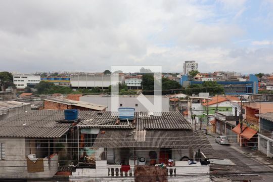 Vista  de casa à venda com 3 quartos, 400m² em Jardim Jovaia, Guarulhos