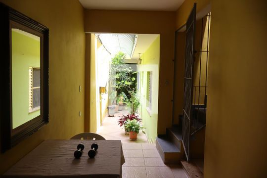 Corredor  de casa à venda com 3 quartos, 400m² em Jardim Jovaia, Guarulhos