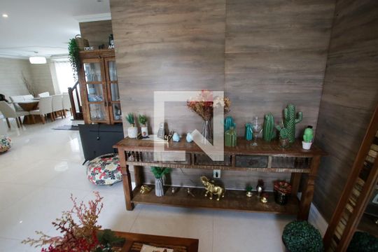 Sala de chá de casa de condomínio para alugar com 4 quartos, 600m² em Jacarepaguá, Rio de Janeiro