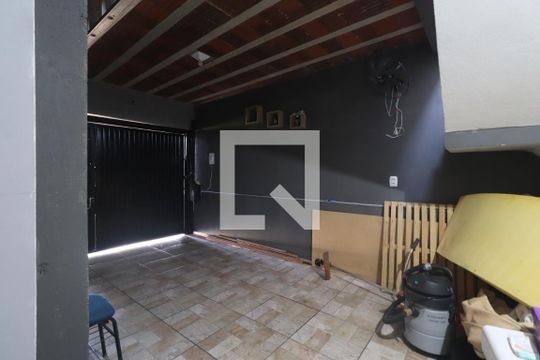 Garagem de casa à venda com 4 quartos, 182m² em Guarani, Novo Hamburgo