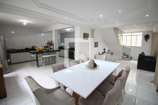 Sala de casa à venda com 4 quartos, 314m² em Santa Helena, Belo Horizonte