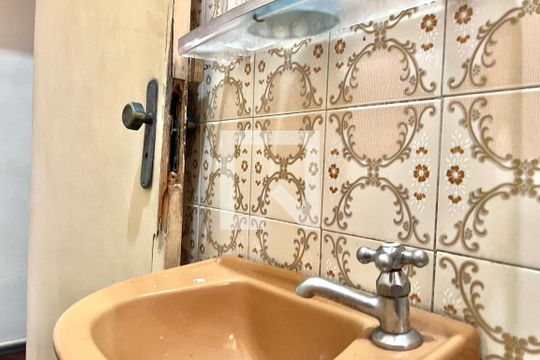 Lavabo de casa para alugar com 3 quartos, 185m² em Vila Alexandria, São Paulo