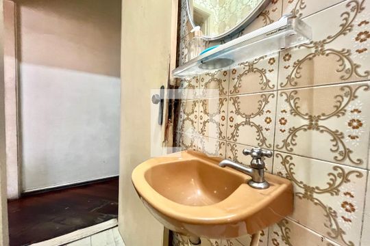 Lavabo de casa para alugar com 3 quartos, 185m² em Vila Alexandria, São Paulo