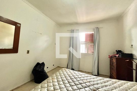 Suite de casa para alugar com 3 quartos, 185m² em Vila Alexandria, São Paulo