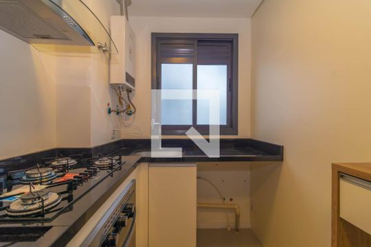 Cozinha  de apartamento para alugar com 1 quarto, 42m² em Santana, Porto Alegre