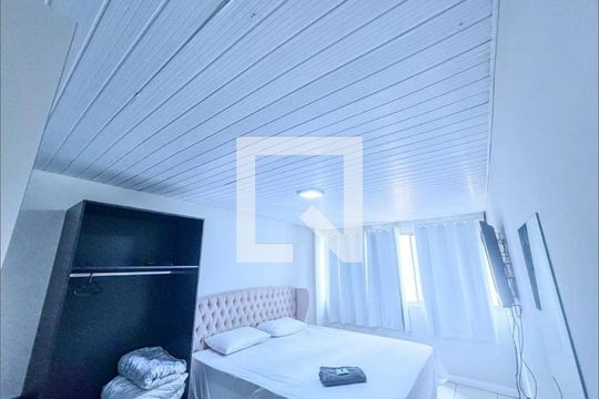 Quarto 1 de apartamento para alugar com 2 quartos, 59m² em Centro, Curitiba
