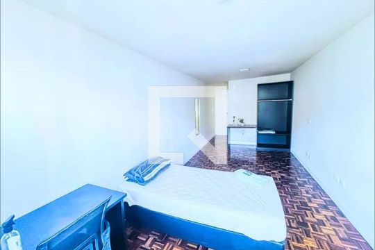 Quarto 1 de apartamento para alugar com 2 quartos, 59m² em Centro, Curitiba