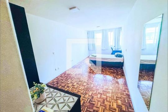 Quarto 2 de apartamento para alugar com 2 quartos, 59m² em Centro, Curitiba