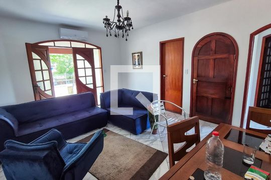 Sala de casa para alugar com 2 quartos, 90m² em Penha, Rio de Janeiro