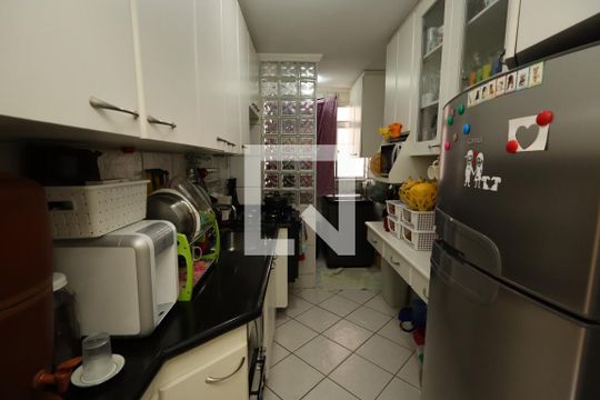 Cozinha de apartamento à venda com 3 quartos, 73m² em Jardim do Estádio, Santo André