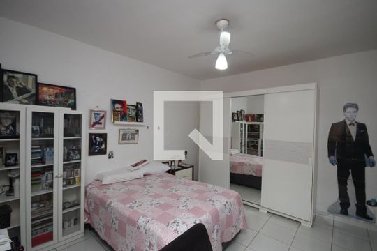Suíte 1 de casa à venda com 6 quartos, 256m² em Vila Constança, São Paulo