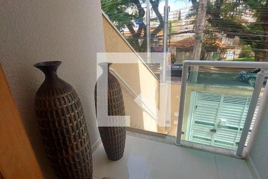 Casa à venda com 3 quartos, 206m² em Vila Alzira, Santo André