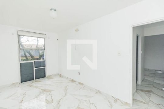 Sala de apartamento à venda com 2 quartos, 58m² em Humaitá, Porto Alegre