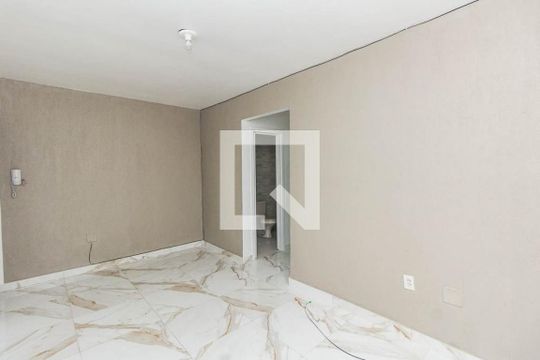 Sala de apartamento à venda com 2 quartos, 58m² em Humaitá, Porto Alegre