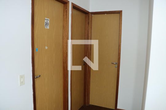 Apartamento para alugar com 2 quartos, 44m² em Jardim Isis, Cotia