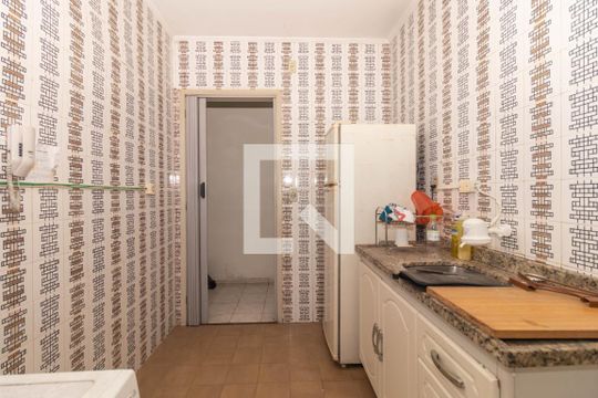 Cozinha de apartamento para alugar com 1 quarto, 50m² em Menino Deus, Porto Alegre