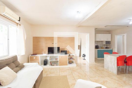 Casa à venda com 3 quartos, 120m² em Olaria, Canoas