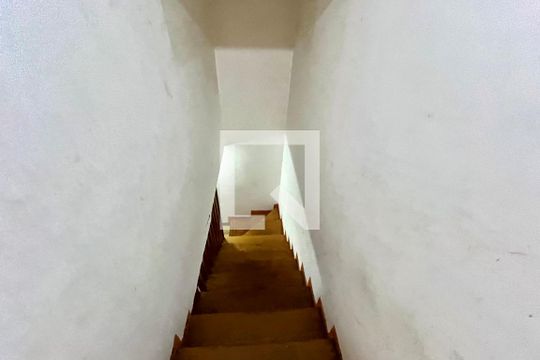 Escada de casa para alugar com 3 quartos, 150m² em Vila Santa Catarina, São Paulo
