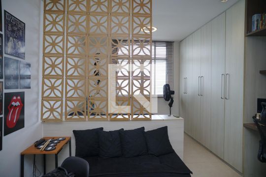 Sala/Quarto de apartamento à venda com 1 quarto, 30m² em Centro, Niterói
