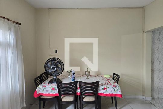 Sala  / Casa 01 de casa à venda com 5 quartos, 130m² em Jardim Dourado, Guarulhos
