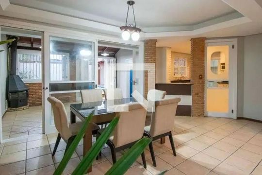 Sala  de casa para alugar com 5 quartos, 350m² em Centro, Canoas