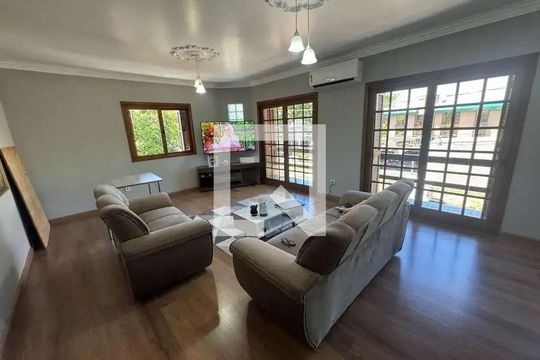 Sala  de casa para alugar com 5 quartos, 350m² em Centro, Canoas