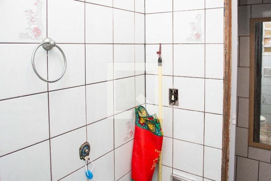 Banheiro de casa à venda com 6 quartos, 257m² em Jardim Elisa, Diadema