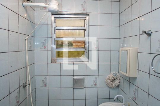 Banheiro de casa à venda com 6 quartos, 257m² em Jardim Elisa, Diadema