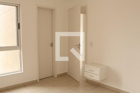 Quarto Suíte de apartamento para alugar com 3 quartos, 80m² em Ipiranga, Goiânia