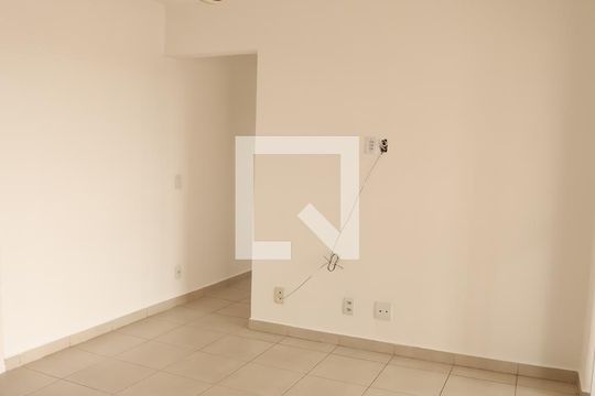 Sala de apartamento para alugar com 3 quartos, 80m² em Ipiranga, Goiânia