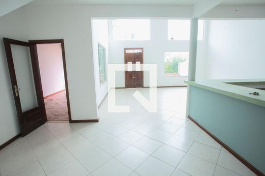 Sala de Estar de casa de condomínio para alugar com 3 quartos, 200m² em Taquara, Rio de Janeiro