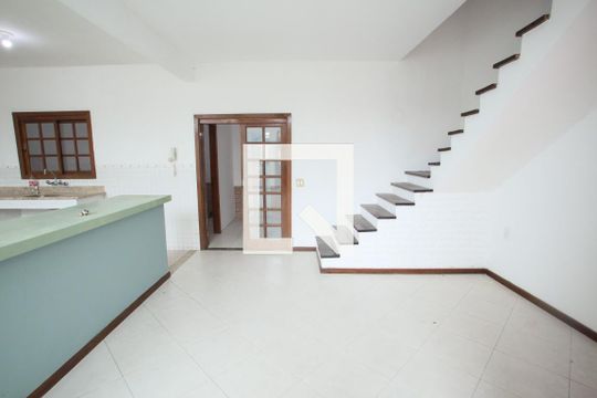 Sala de Estar de casa de condomínio para alugar com 3 quartos, 200m² em Taquara, Rio de Janeiro