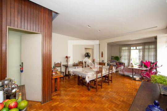 Casa à venda com 6 quartos, 360m² em Prado, Belo Horizonte