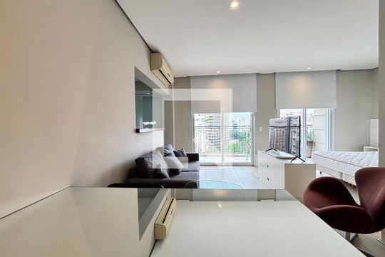 Sala/quarto de apartamento à venda com 1 quarto, 48m² em Vila Nova Conceição, São Paulo