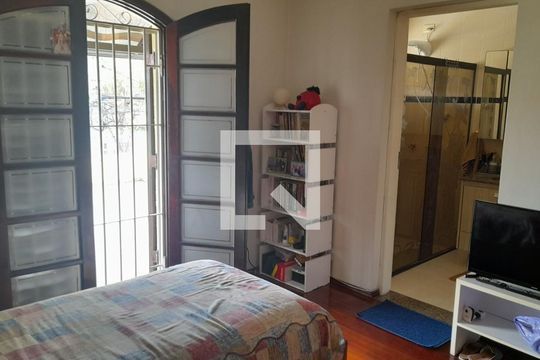 Quarto de casa à venda com 3 quartos, 201m² em Vila Nivi, São Paulo
