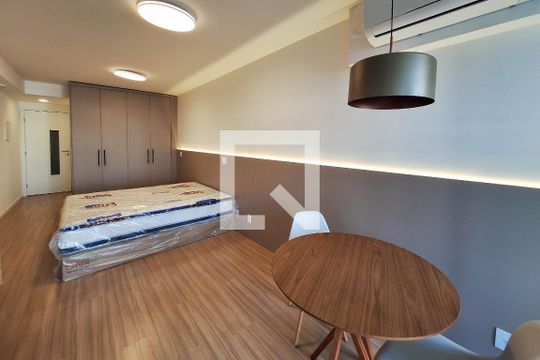 Studio de kitnet/studio à venda com 1 quarto, 32m² em Ingá, Niterói
