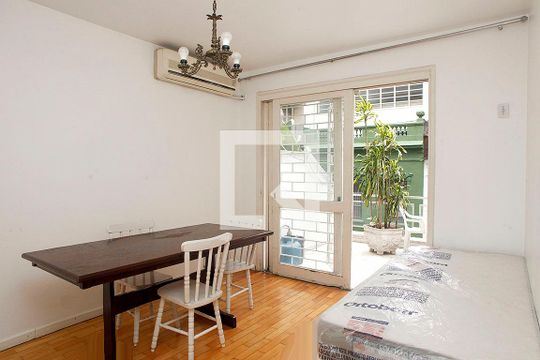 Sala de apartamento à venda com 1 quarto, 72m² em Centro Histórico, Porto Alegre