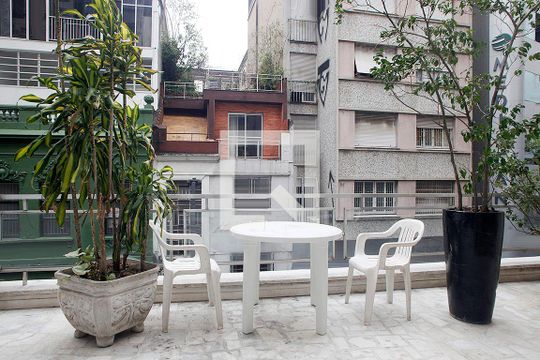 Sala Vista de apartamento à venda com 1 quarto, 72m² em Centro Histórico, Porto Alegre