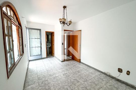 Apartamento à venda com 3 quartos, 202m² em Heliópolis, Belo Horizonte