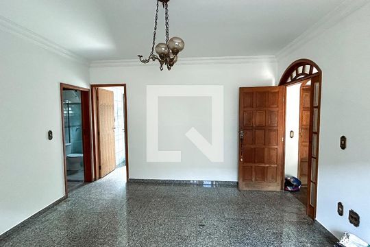 Apartamento à venda com 3 quartos, 202m² em Heliópolis, Belo Horizonte