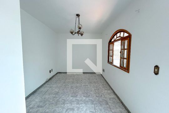Apartamento à venda com 3 quartos, 202m² em Heliópolis, Belo Horizonte