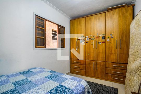 Quarto 1 de casa para alugar com 4 quartos, 150m² em Vila Lucinda, Santo André