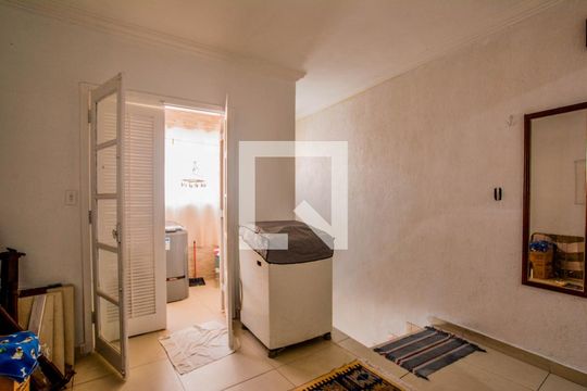 Corredor de casa para alugar com 4 quartos, 150m² em Vila Lucinda, Santo André