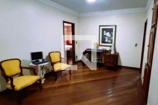 Casa para alugar com 5 quartos, 515m² em Belvedere, Belo Horizonte